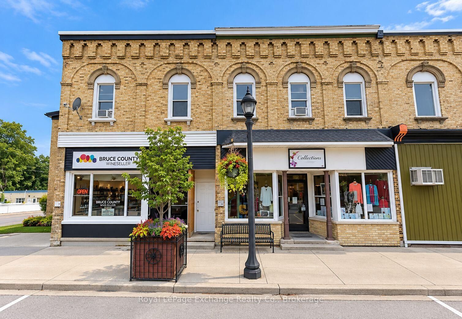 Property Photo:  75 Huron Street 1  ON N0G 2R0 