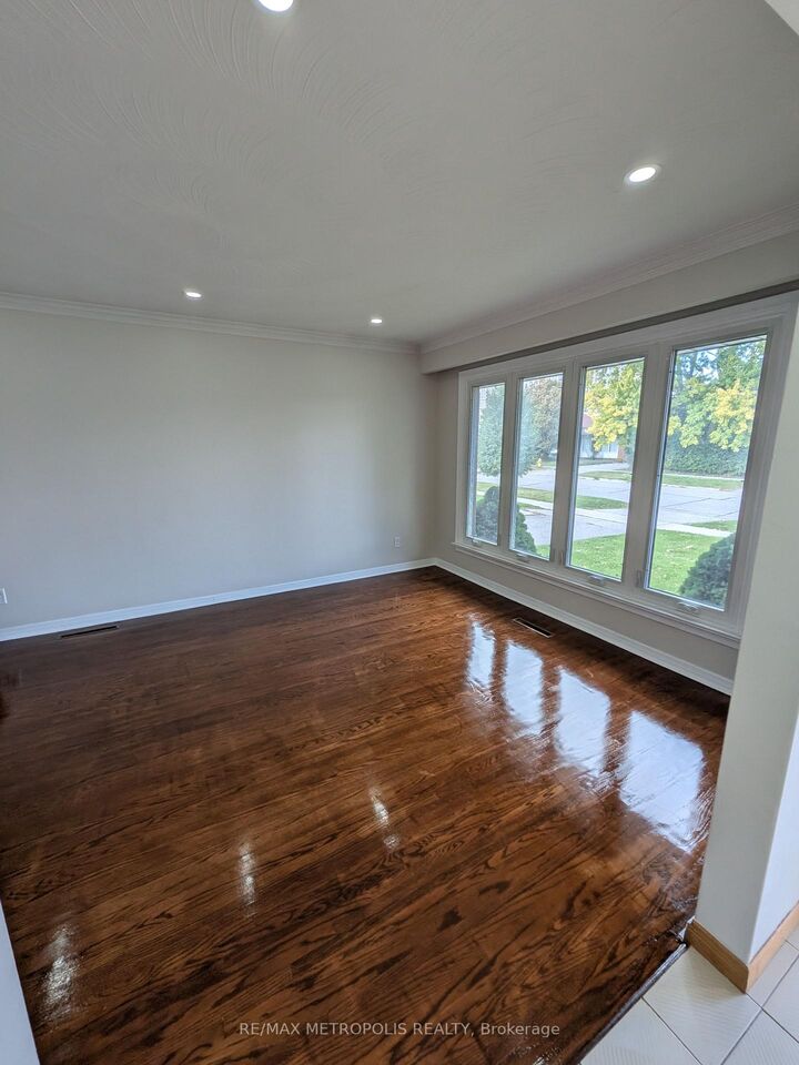 Property Photo: 43 Lewiston Road Main ON M1P 1X8