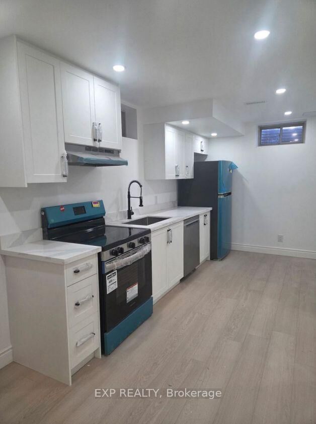 Property Photo:  128 Lilac Circle Bsmnt  ON N3W 0H8 