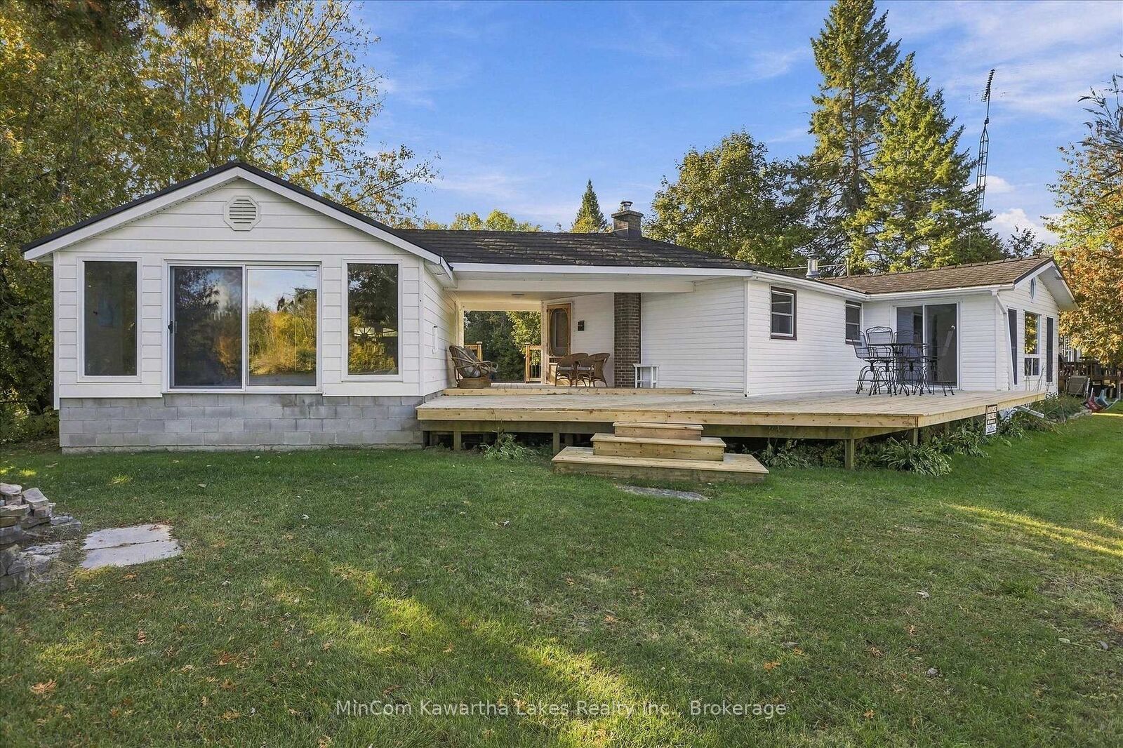 Property Photo: 42 Willow Road ON K9J 0E1