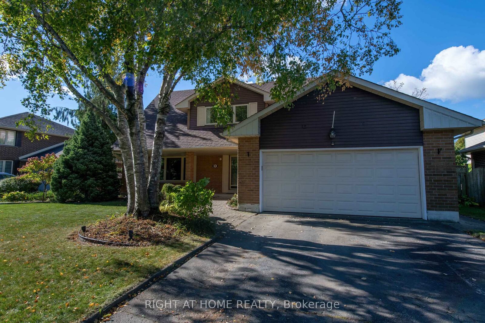 Property Photo: 83 Anstead Crescent ON L1S 3X4
