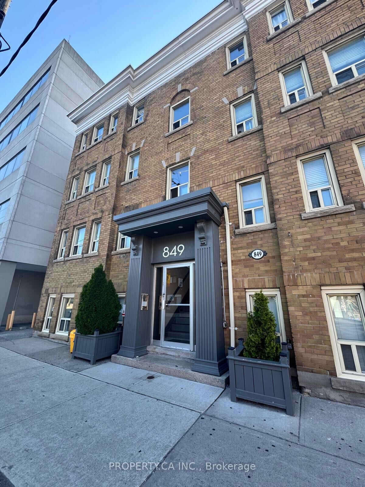 Property Photo: 849 Broadview Avenue E 28 ON M4K 2P9
