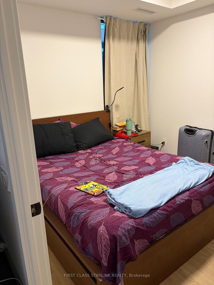 Property Photo:  35 Parliament Street 817  ON M5A 0Z5 