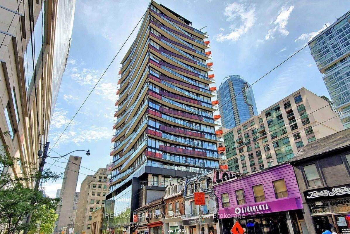 Property Photo:  215 Queen Street W 1201  ON M5V 0P5 