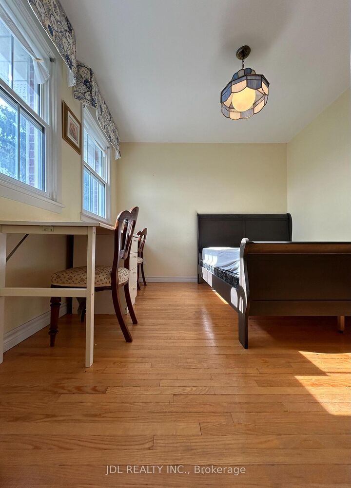 Property Photo:  3 Butterfield Dr Drive One Bedroom 2nd Floor  ON M3A 2L9 