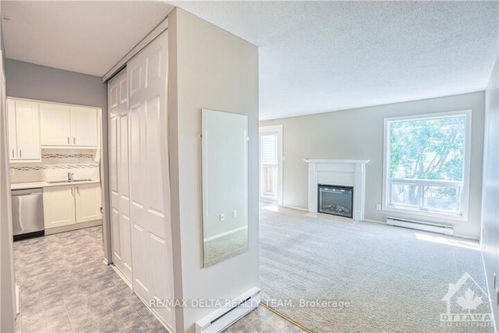 Property Photo:  160 Fenerty Court 6  ON K2L 3A7 