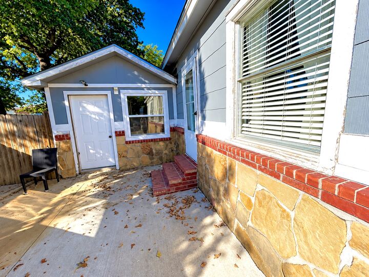 Property Photo: 1717 SW 1st Avenue OK 73401