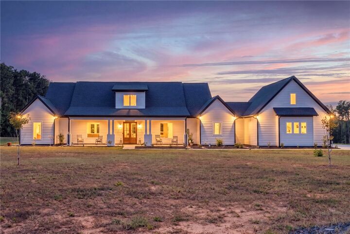 Property Photo:  303 Bagwell Drive  SC 29654 