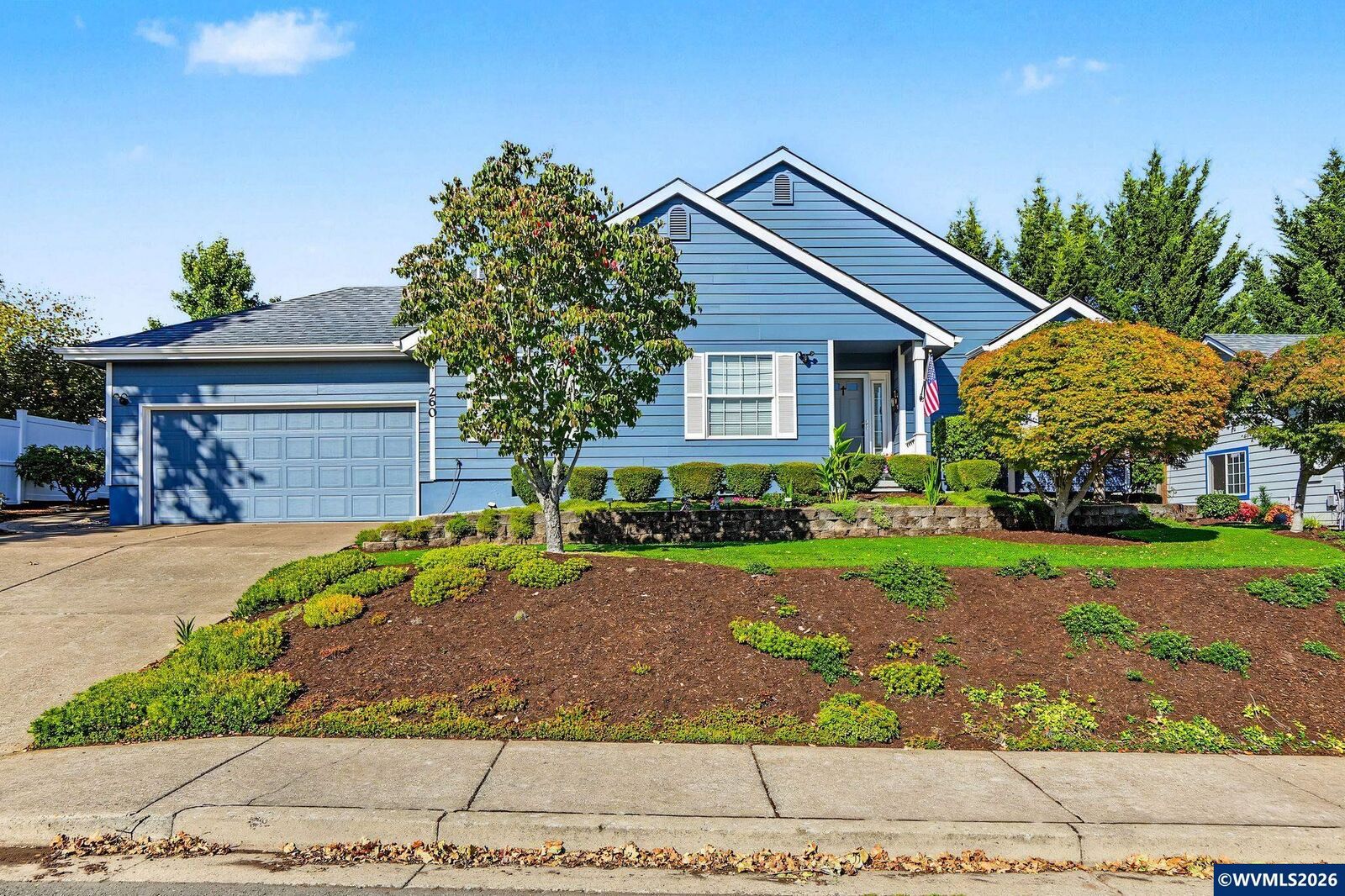 Property Photo:  260 NW Elderberry Ln  OR 97338 