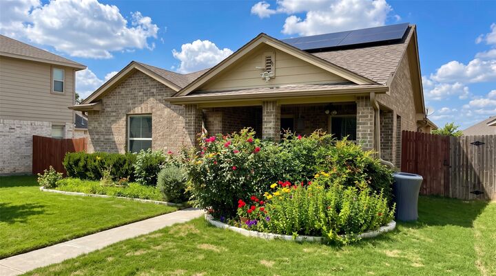 Property Photo: 612 Palo Duro Loop TX 78664