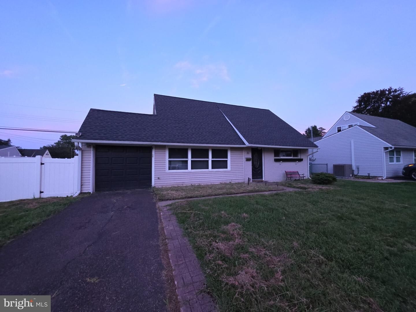 Property Photo: 36 Kingwood Lane PA 19055