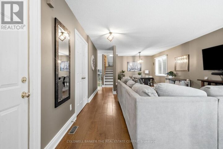 Property Photo:  31 Karsh Crescent  ON L0R 2H5 