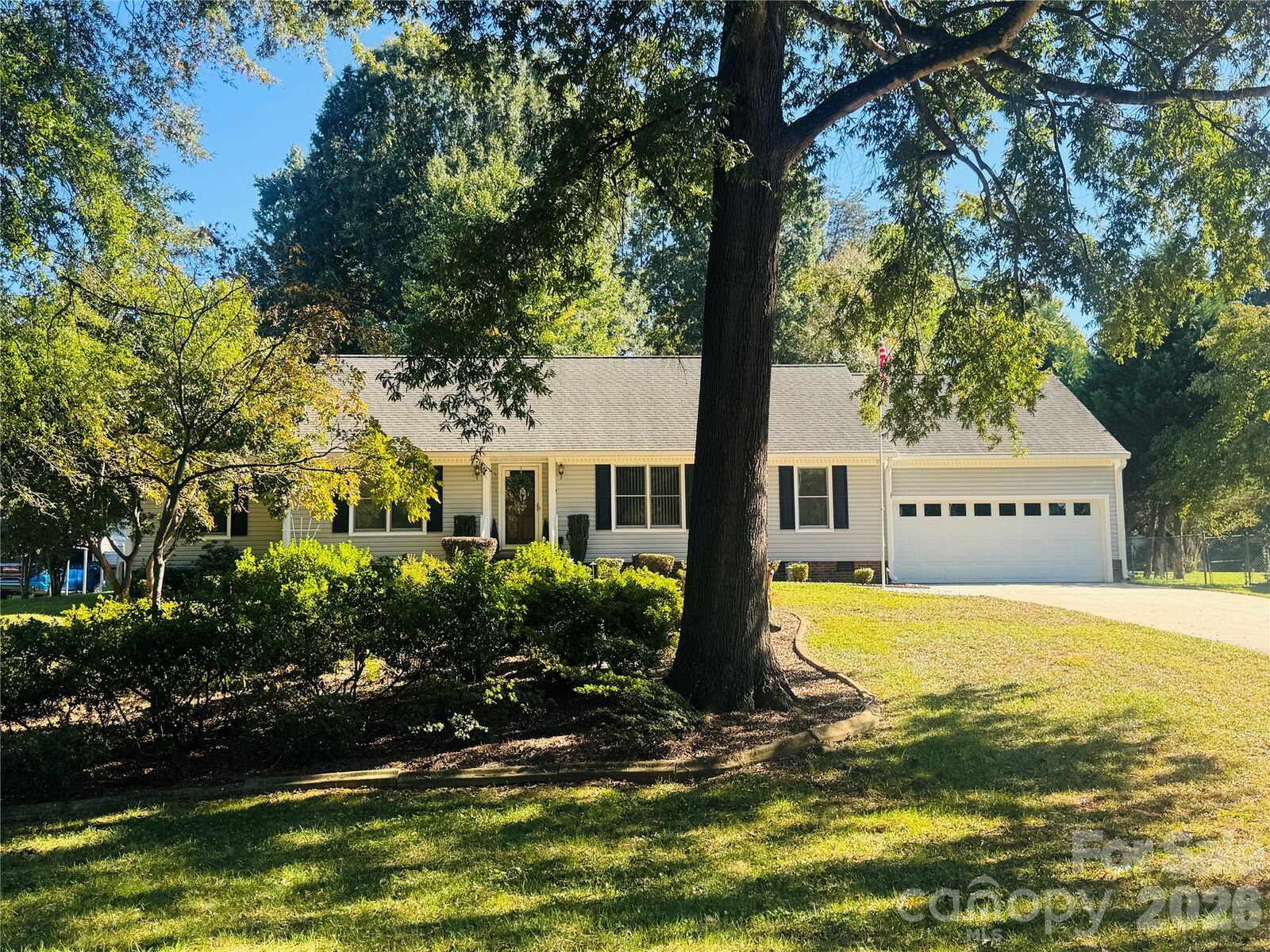 Property Photo: 107 Tremont Drive NC 28147