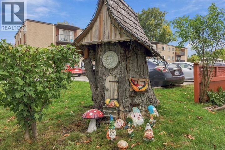 Property Photo:  276 Christina Street South  ON N7T 2N3 