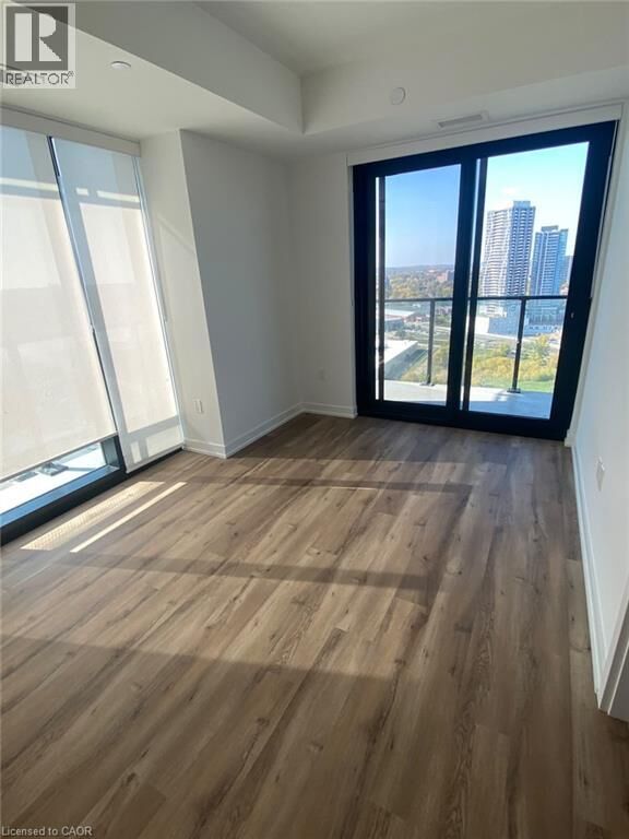 Property Photo:  30 Francis Street South 2401  ON N2G 0B5 