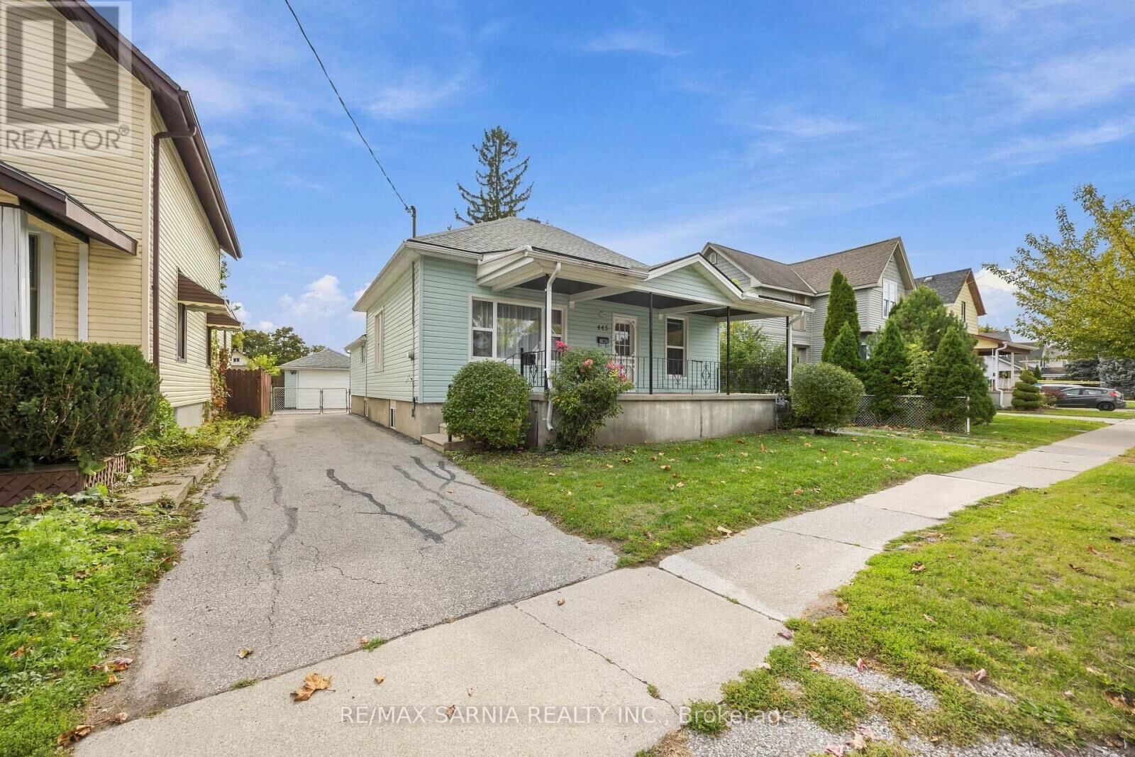 Property Photo: 445 Wellington Street ON N7T 1H7