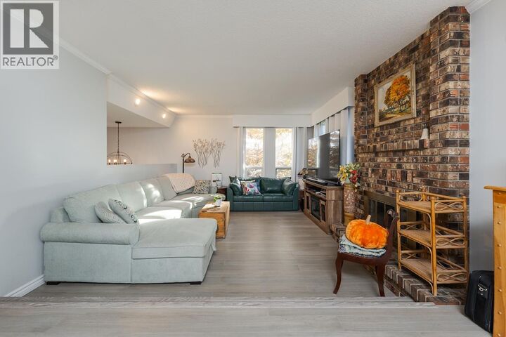 Property Photo:  2941 Oakridge Crescent  BC V2K 3Y2 