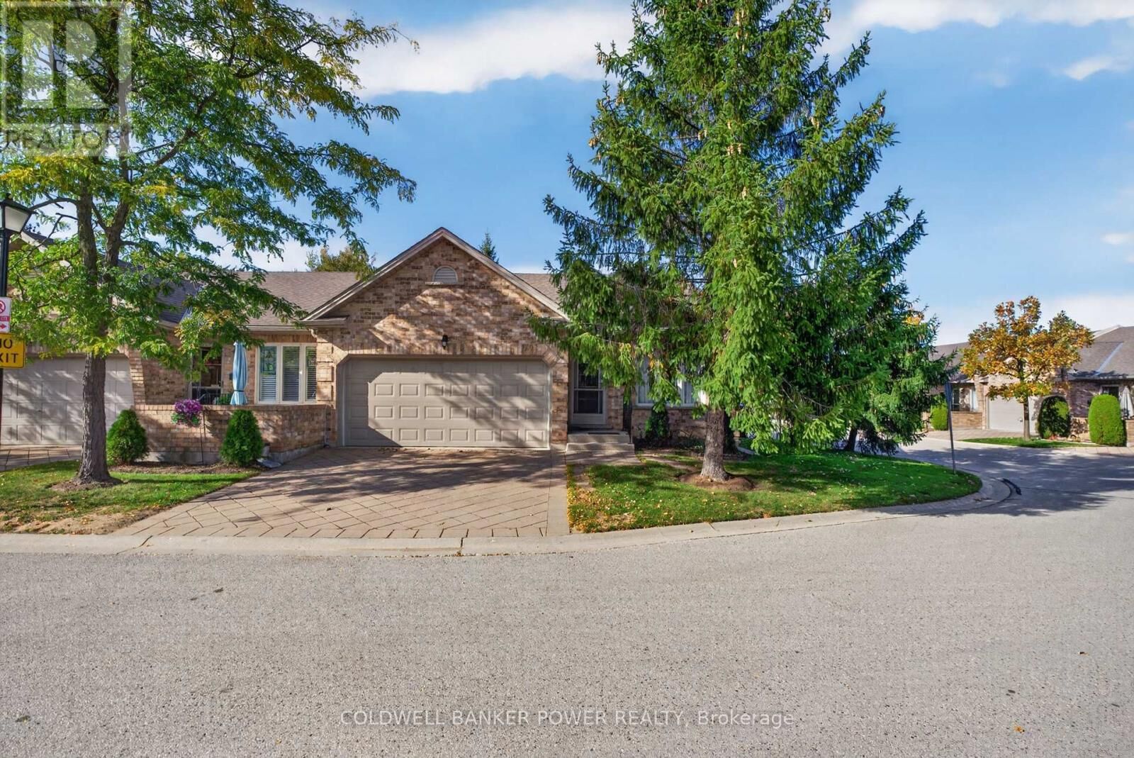 Property Photo: 572 Thistlewood Drive 42 ON N5X 4N6