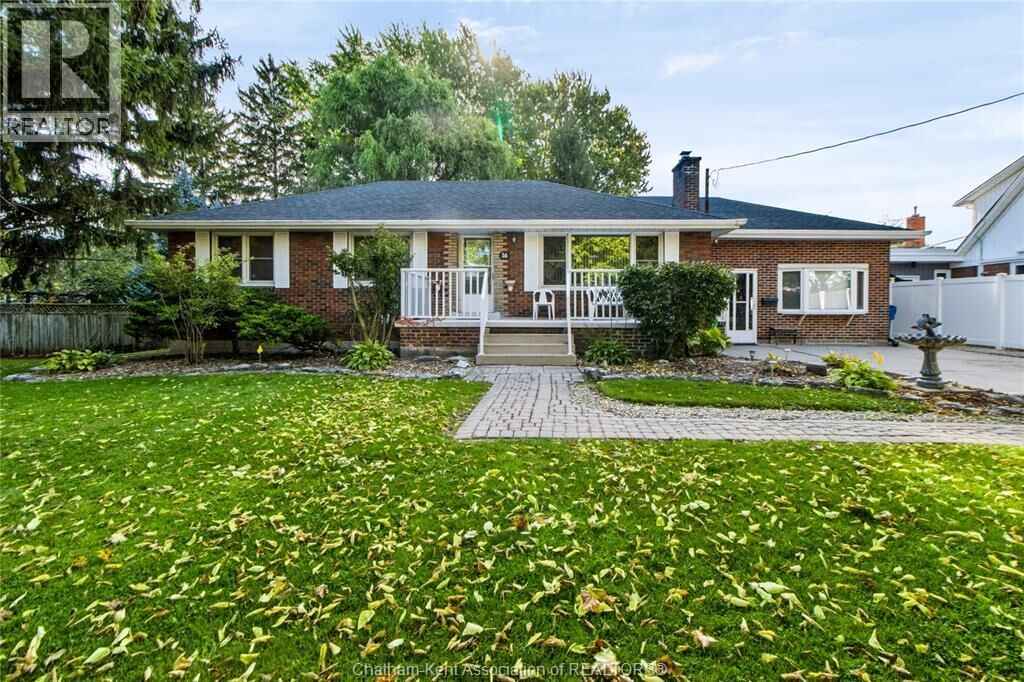 Property Photo:  16 Indian Creek Road West  ON N7M 2E1 
