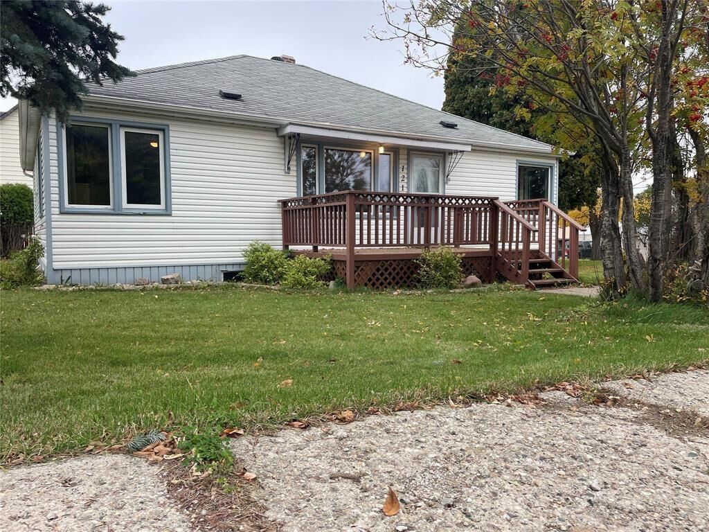 Property Photo: 121 7th Street MB R0M 0C0