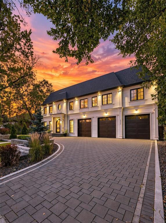 Property Photo: 232 Lamont Boulevard MB R3P 0E9