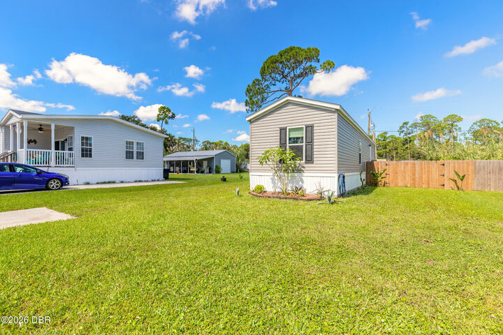 Property Photo:  1086 Green Acres Circle N  FL 32119 