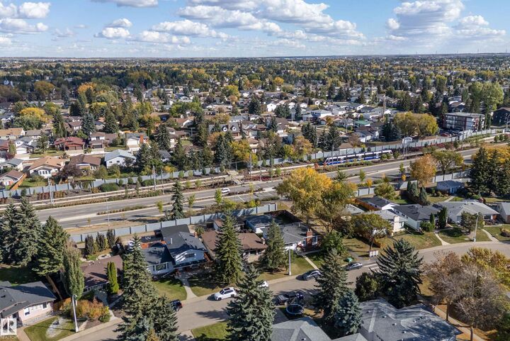 Property Photo:  800 Lee Ridge Road NW  AB T6K 0P8 