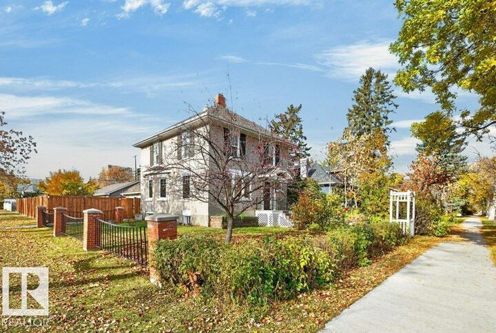 Property Photo:  11204 127 Street NW  AB T5M 0T6 