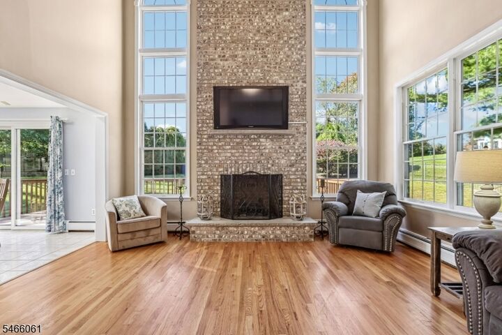 Property Photo:  6 Lauren Ct  NJ 07470 