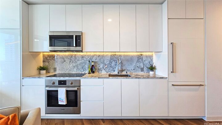 Property Photo:  987 Queen Street 2800  HI 96814 