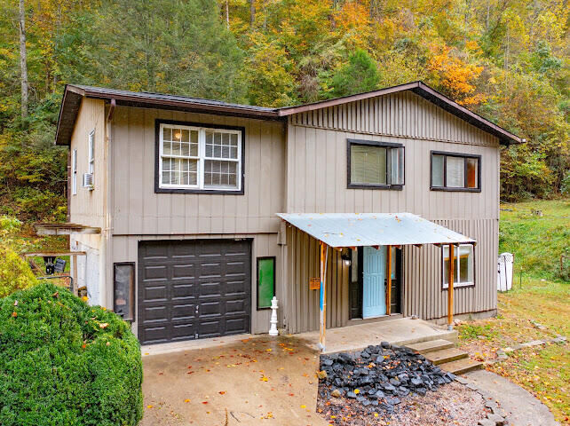 Property Photo:  866 Cotton Bend Road  KY 40962 