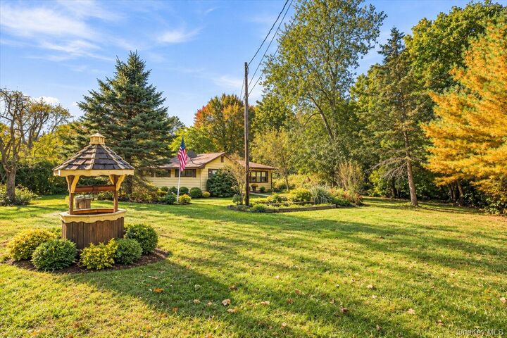 Property Photo:  214 Old Hopewell Road  NY 12590 