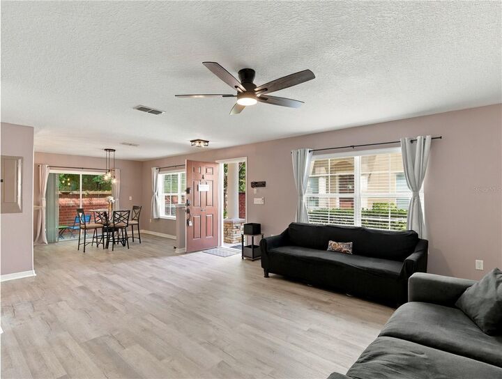 Property Photo: 242 Carina Circle FL 32773
