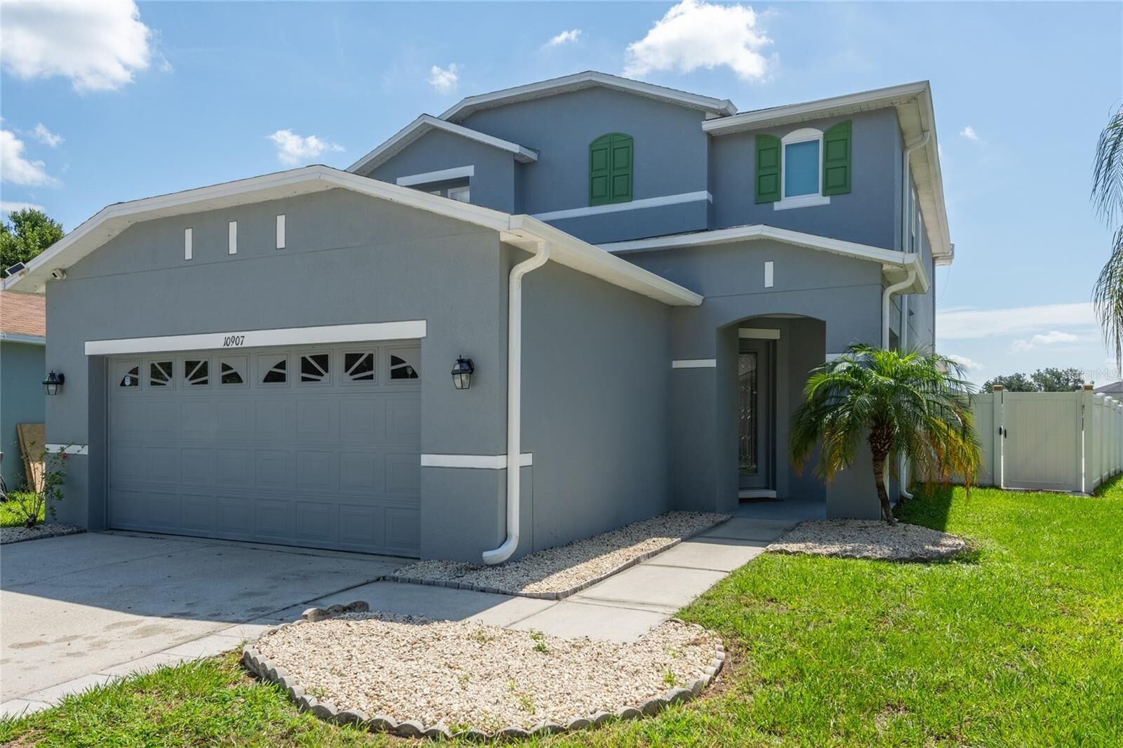 Property Photo:  10907 Golden Silence Drive  FL 33579 