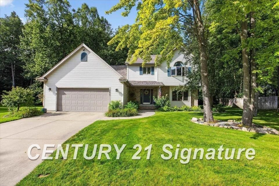 Property Photo: 2617 Hearthstone Circle MI 48642