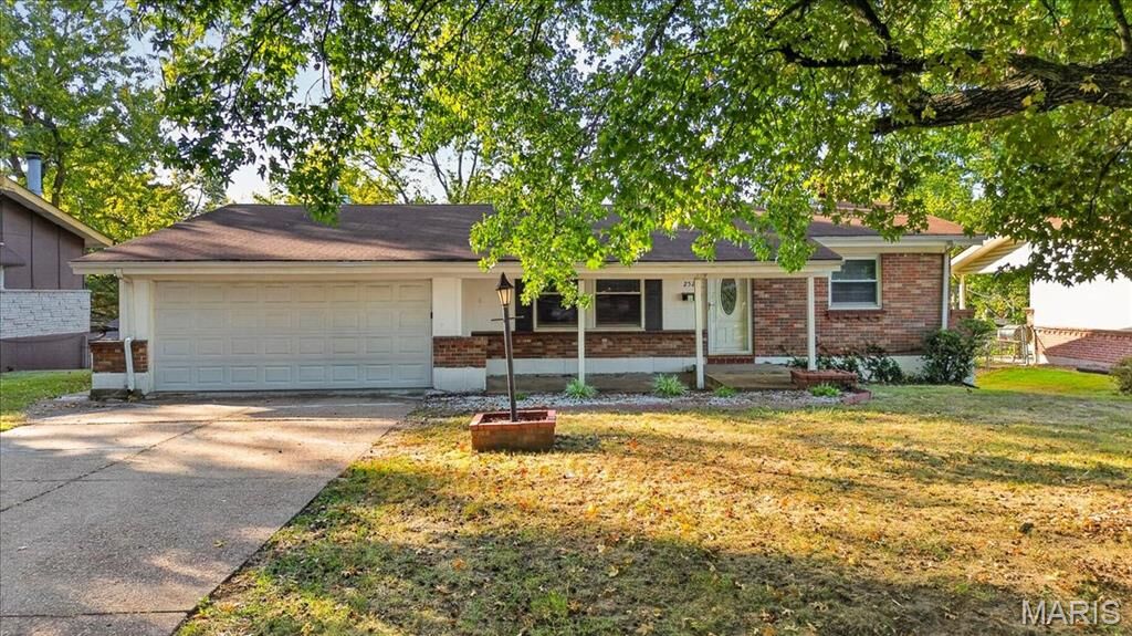 Property Photo:  2522 Hackman Drive  MO 63136 