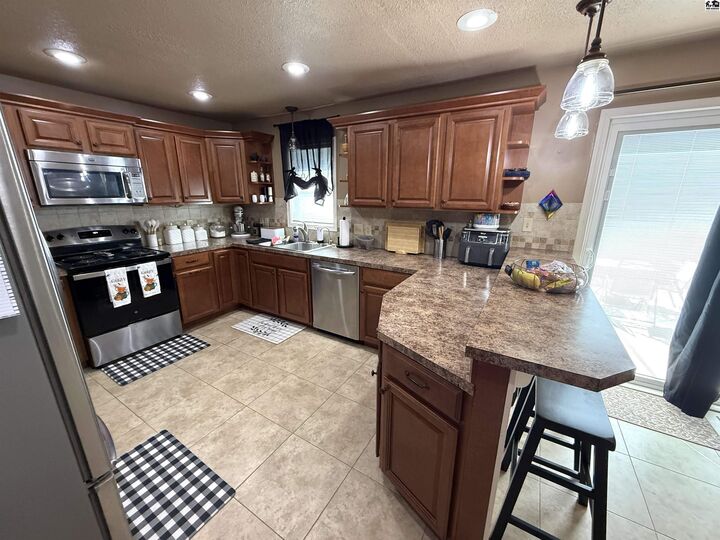 Property Photo:  109 N Lisa Cir  KS 67104 