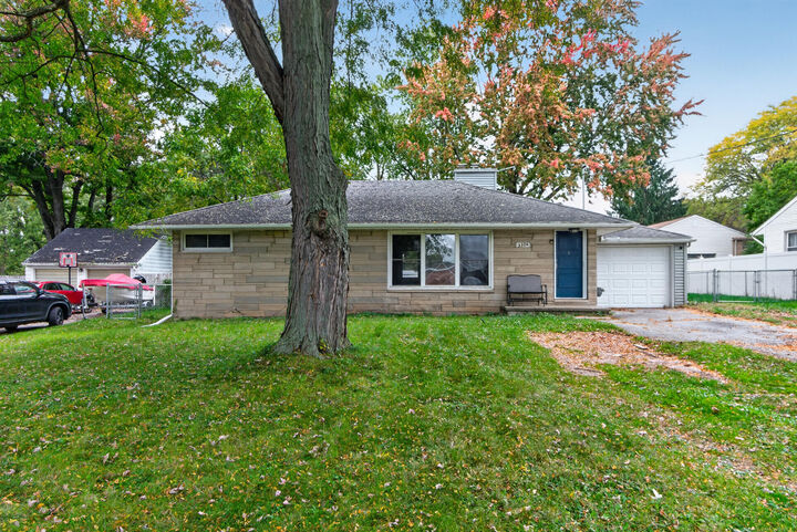 Property Photo:  3306 Spring Arbor Road  MI 49203 