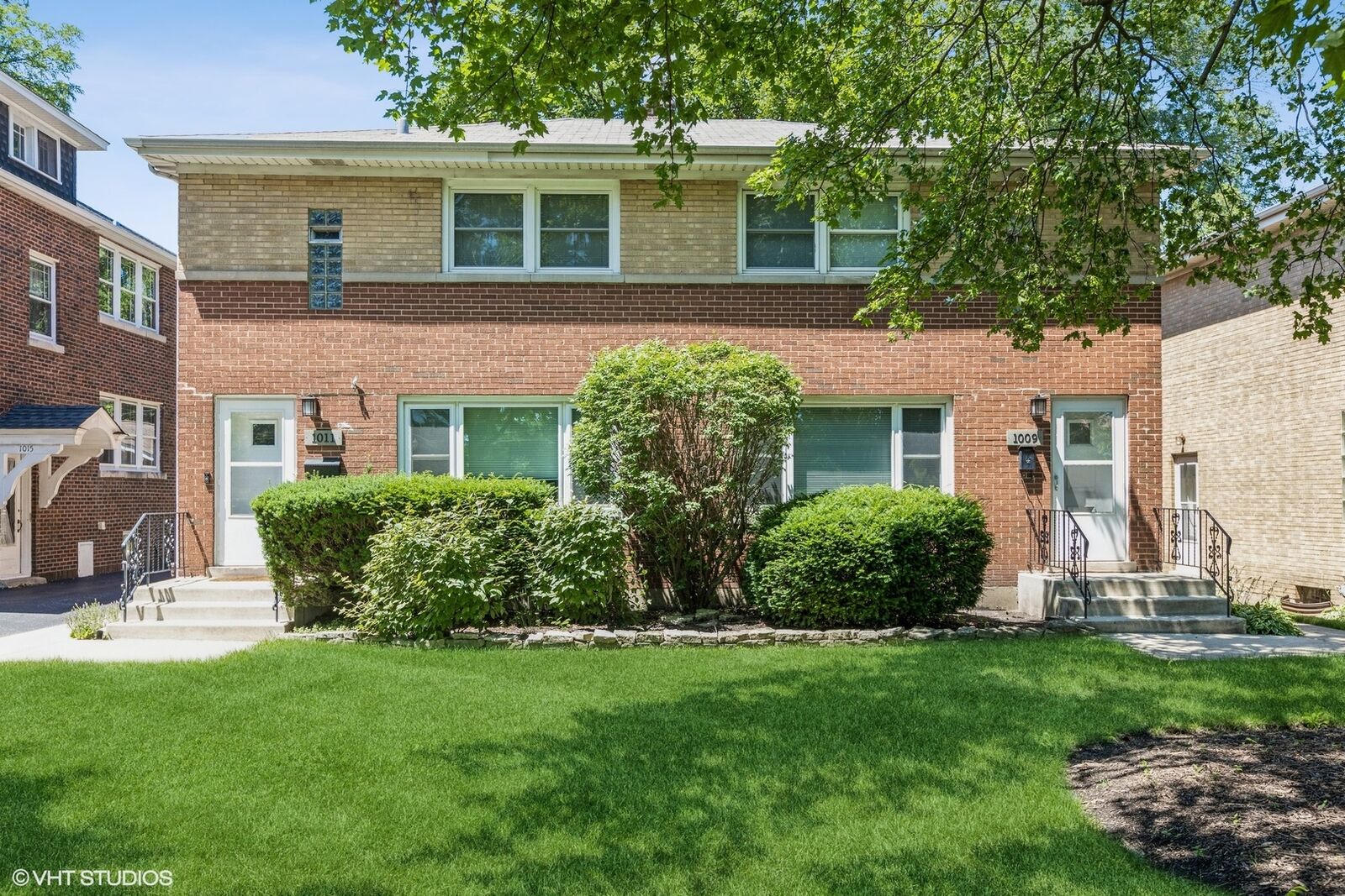 Property Photo:  1009 &Amp 1011 W Hillgrove Avenue  IL 60525 
