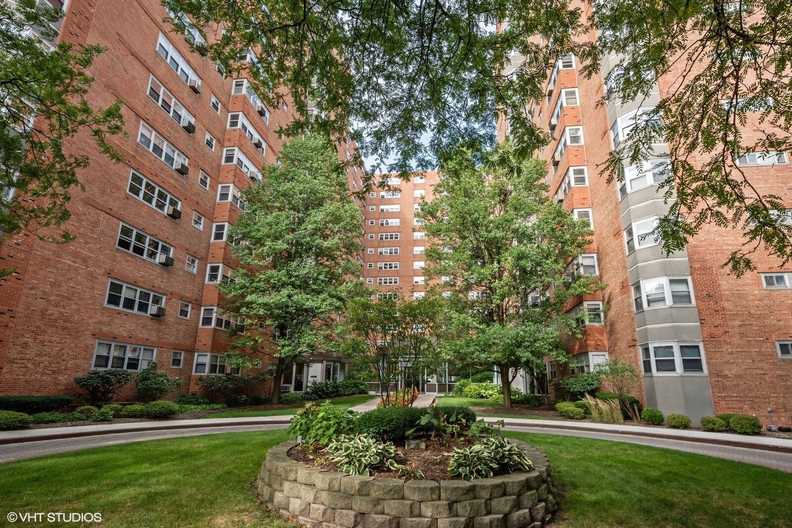 Property Photo:  4970 N Marine Drive 827  IL 60640 