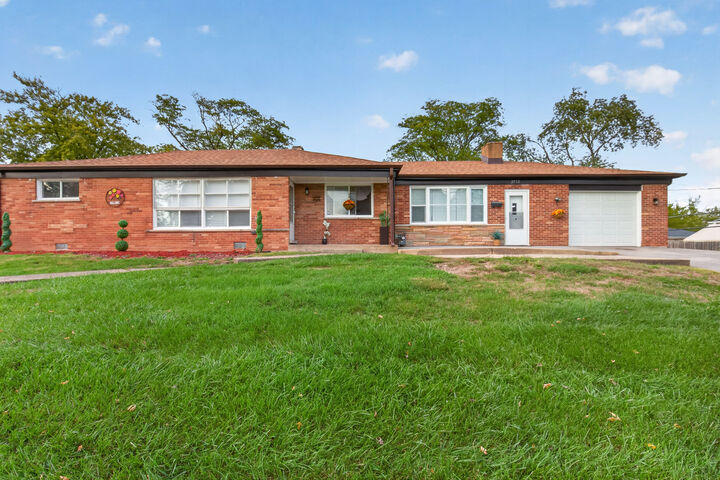 Property Photo:  2752 Tennyson Place  IL 60429 