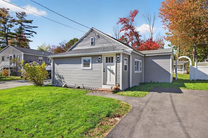 Property Photo:  11 Louise Street  ME 04072 