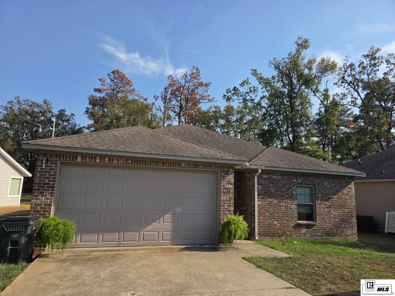 Property Photo: 601 Splane Drive LA 71291