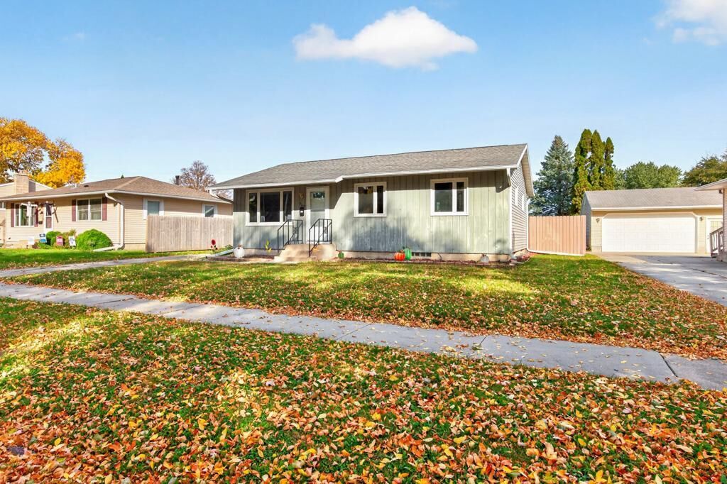 Property Photo: 967 16 1/4 Street SE MN 55904