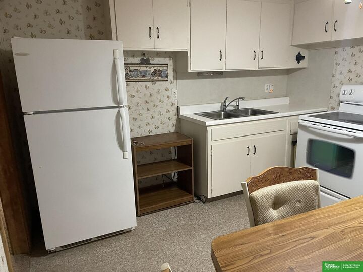 Property Photo:  1070 E 32nd Street  NE 68025 