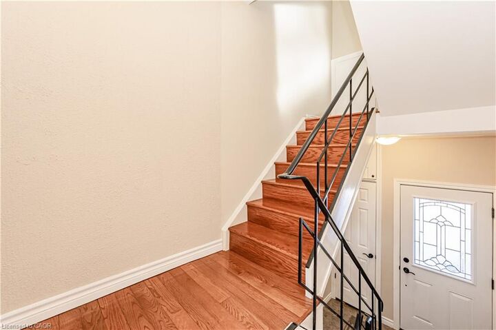 Property Photo:  15 Greenbrook Drive  ON N2M 4J5 