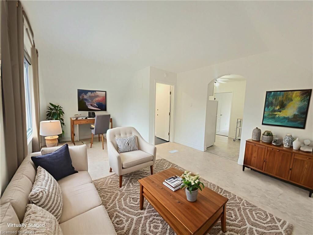 Property Photo:  121 Blucher Street 2  ON N2H 5V2 