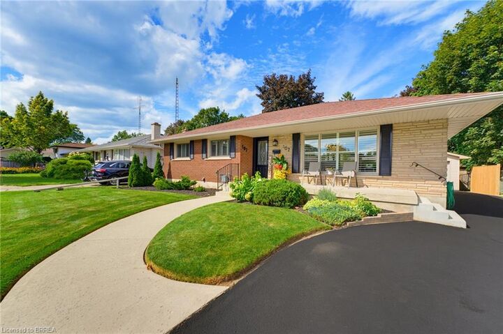 Property Photo:  107 Pusey Boulevard  ON N3R 2S6 