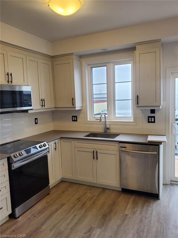 Property Photo:  575 Woodward Avenue 112  ON L8H 0B3 