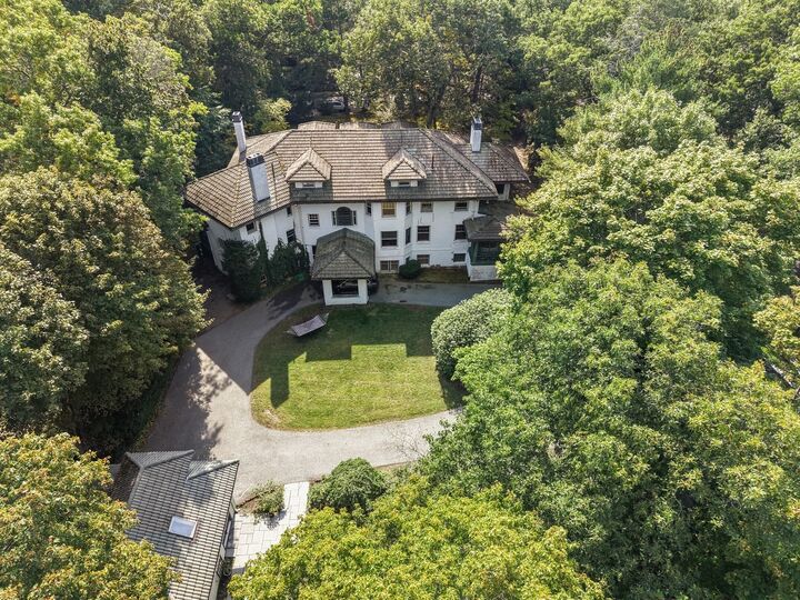 Property Photo: 41 Montvale Rd MA 02459